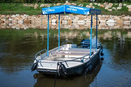 pujcovna-lodi-batuv-kanal-64.webp